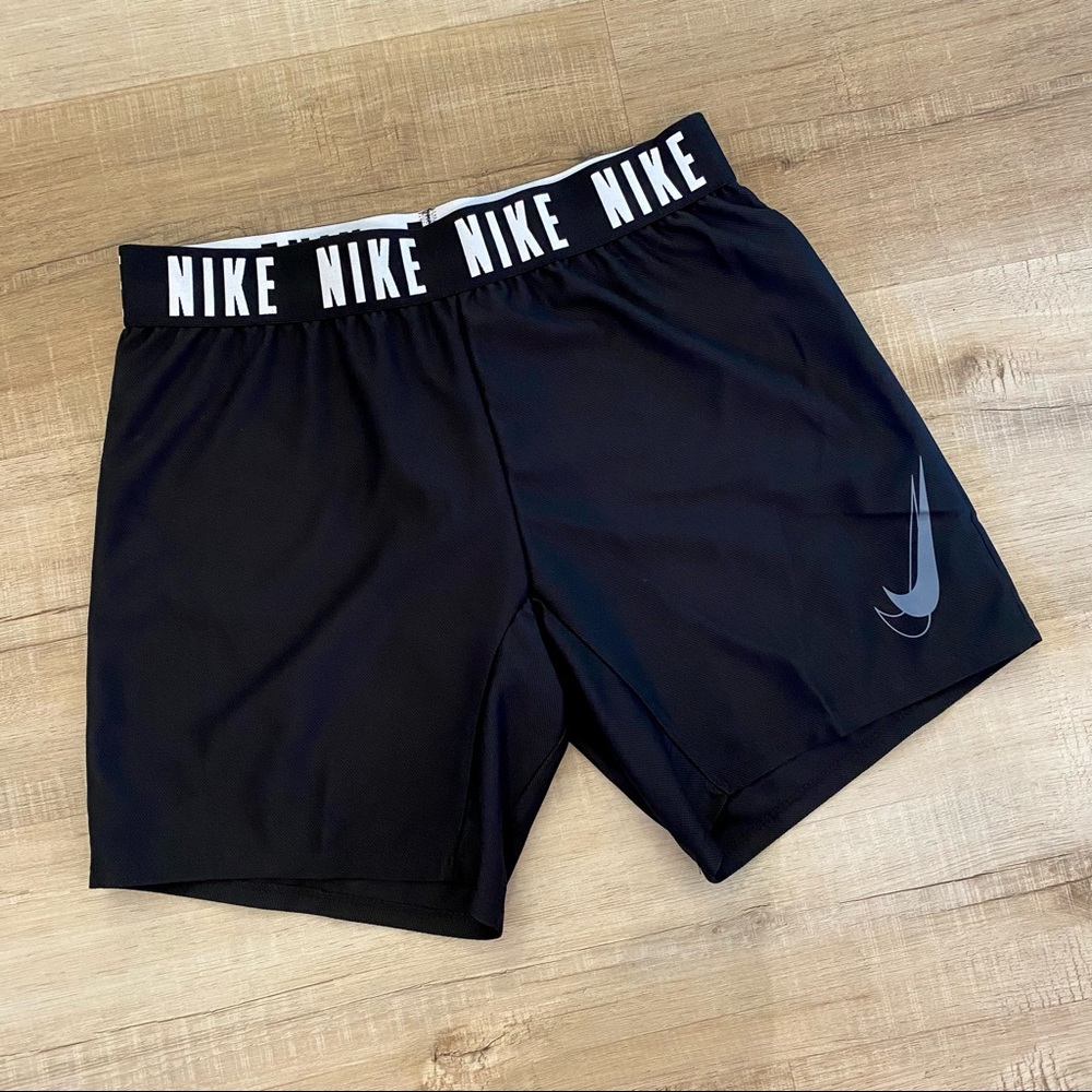 NWOT Girls Nike Dri-Fit shorts